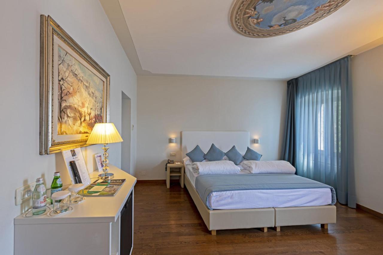 Hotel Baia D'Oro - Adults Only Gargnano Luaran gambar