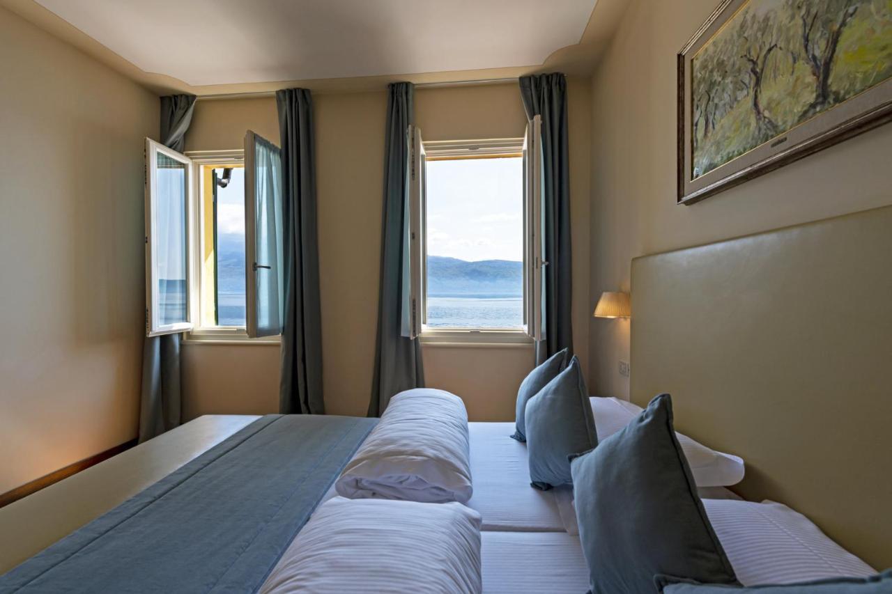 Hotel Baia D'Oro - Adults Only Gargnano Luaran gambar